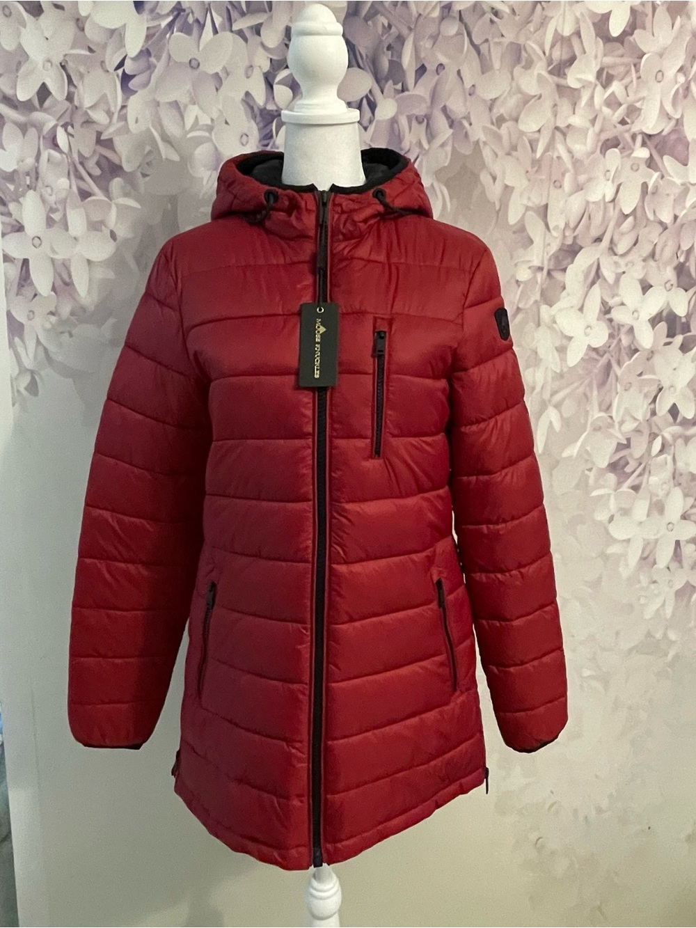 Moose Knuckles Klune Jacket Women’s Size S Varsity Maroon Hooded Puffer NWT. S